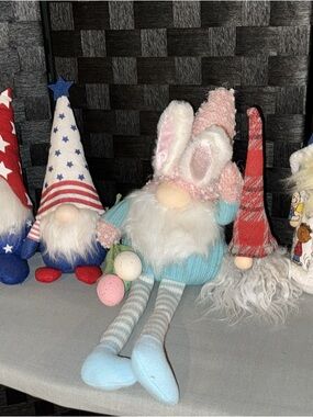 10 Holiday Gnomes